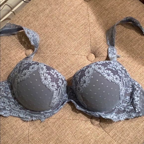 Elegant lace bra - Picture 2 of 6